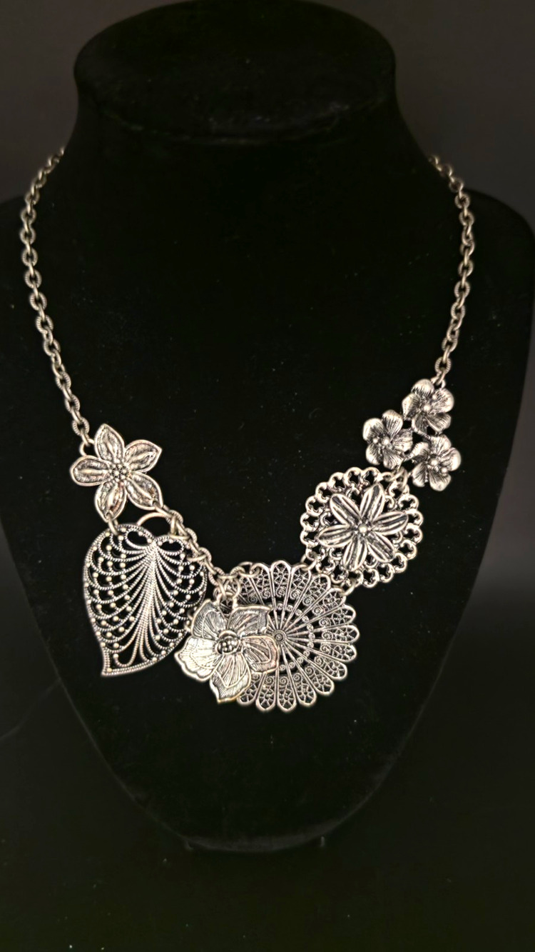 VINTAGE - Premier Designs "Botanical" Statement Necklace